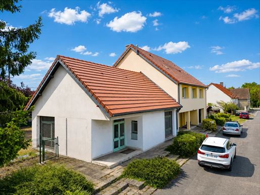Immeuble 205 m² · à Créchy · 205 m² · 185 000 €