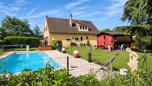 Maison 8 pièces 187 m² · à Ménesplet · 187 m² · 215 000 €