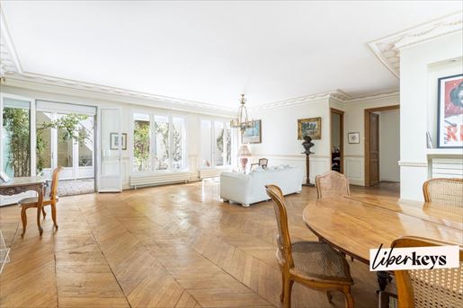 Appartement 6 pièces 202 m² · à Paris 16ème · 202 m² · 2 100 000 €