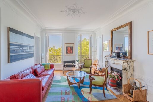 Terrain 5 pièces 96 m² · à Paris 18ème · 96 m² · 1 300 000 €