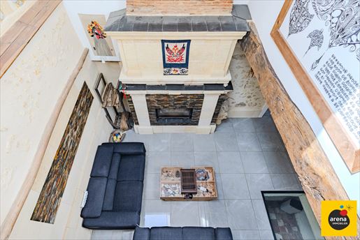 Maison 6 pièces 300 m² · à Saint-Caprais-de-Bordeaux · 300 m² · 745 000 €