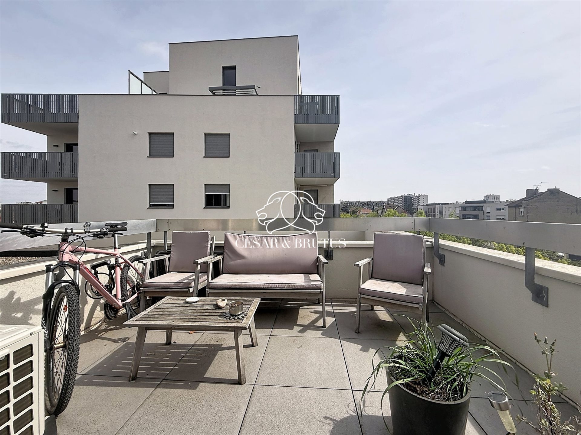 Appartement – Lyon 8 - Vue 4