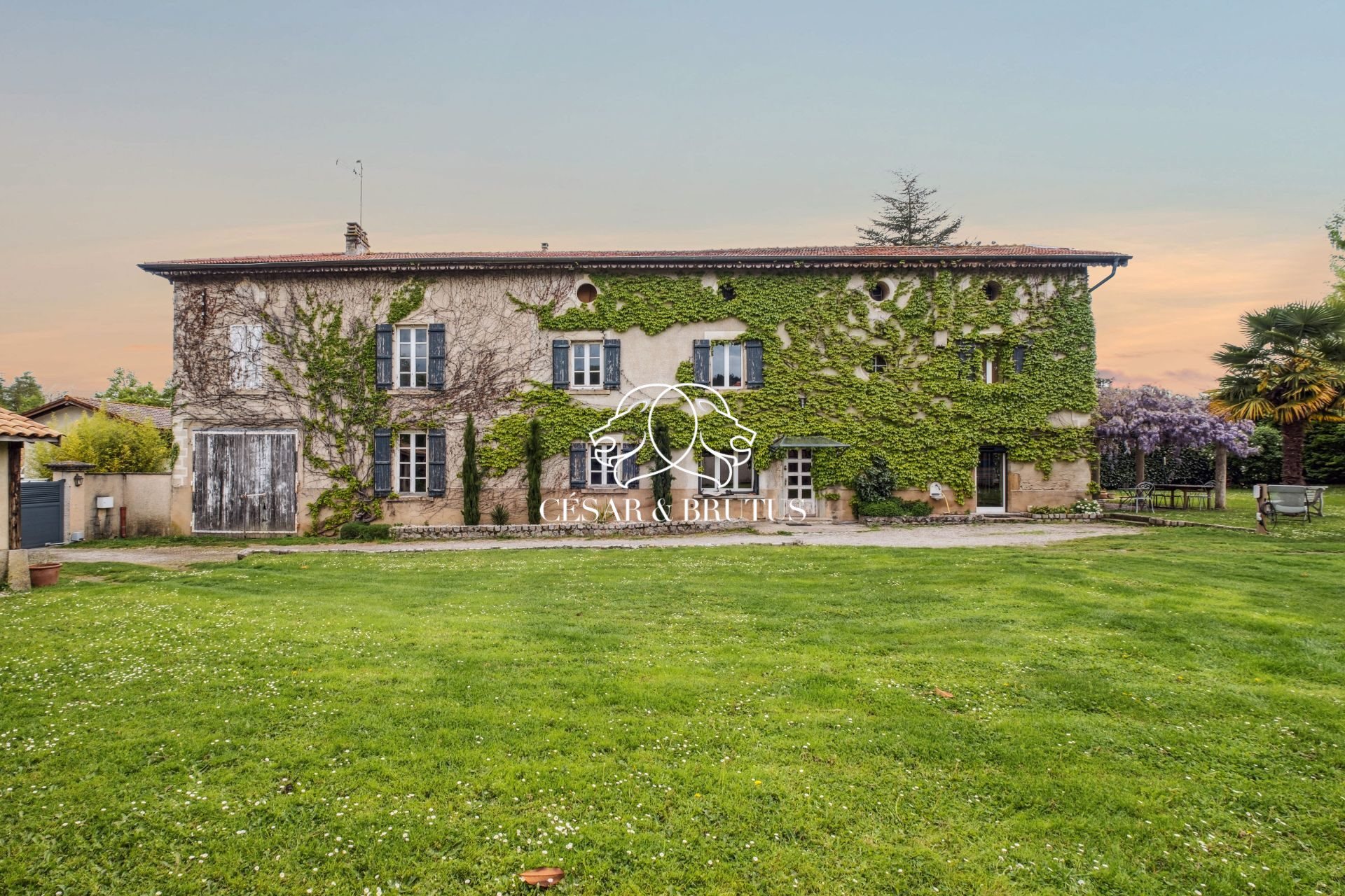 Maison à vendre, 265m², Eyzin-Pinet