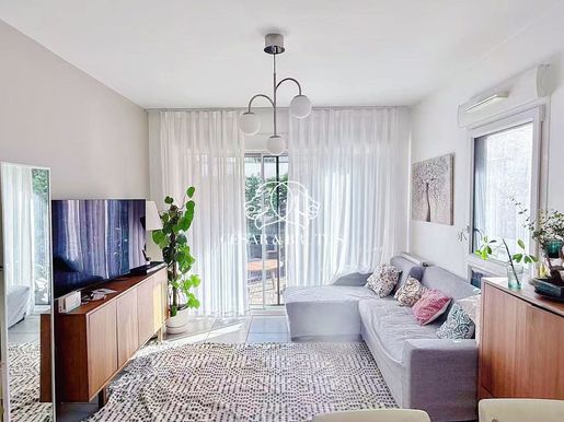 Appartement 4 pièces 79 m² · à Lyon 7ème · 79 m² · 395 000 €