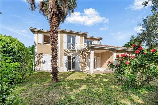 Appartement 6 pièces 135 m² · à Écully · 135 m² · 590 000 €