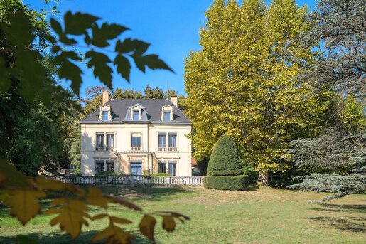 Maison 11 pièces 456 m² · à Vernaison · 456 m² · 2 300 000 €