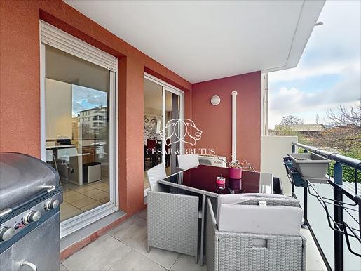 Appartement 4 pièces 80 m² · à Vénissieux · 80 m² · 225 000 €
