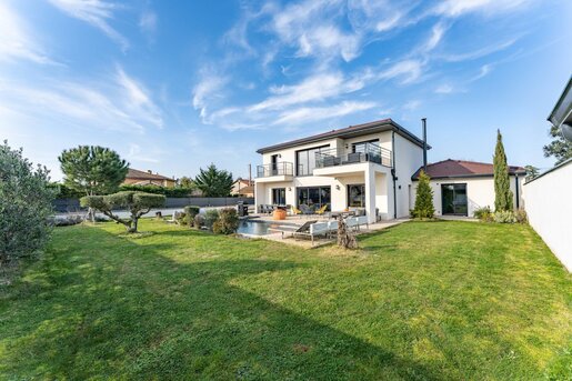 Maison 5 pièces 181 m² · à Genas · 181 m² · 899 000 €