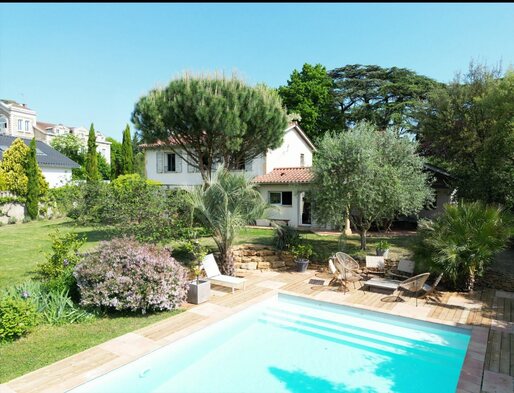 Terrain 5 pièces 180 m² · à Chazay-d'Azergues · 180 m² · 795 000 €