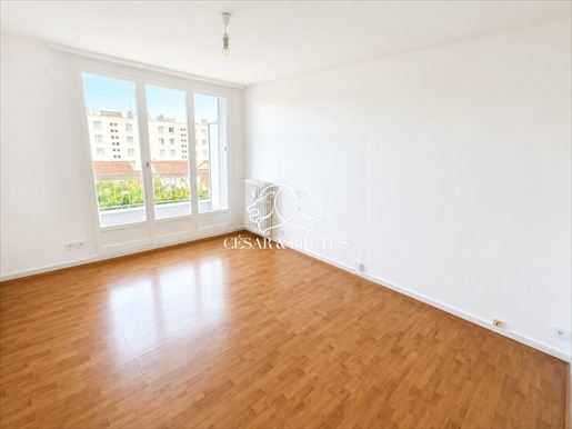 Appartement 2 pièces 44 m² · à Tassin-la-Demi-Lune · 44 m² · 262 500 €