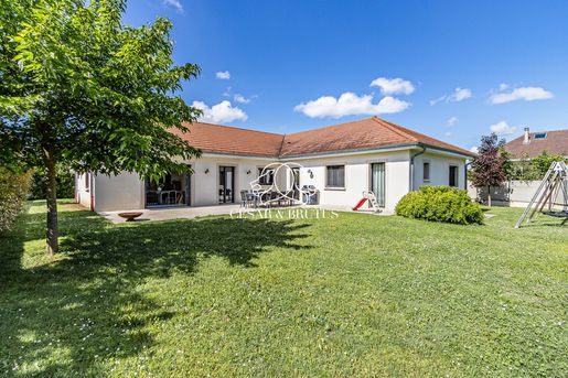 Maison 8 pièces 262 m² · à Rillieux-la-Pape · 262 m² · 758 000 €