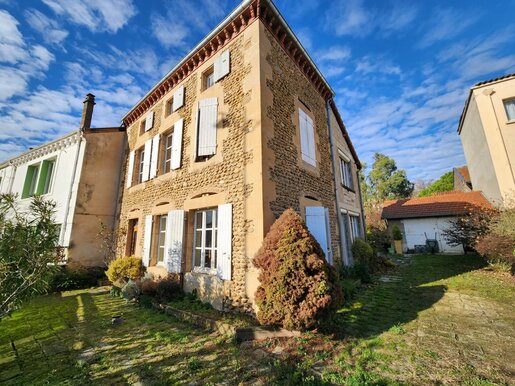 Maison 5 pièces 132 m² · à Châteauneuf-de-Galaure · 132 m² · 230 000 €