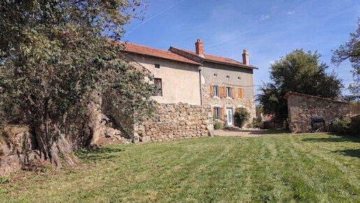 Maison 5 pièces 132 m² · à Saint-Pierre-du-Champ · 132 m² · 142 000 €