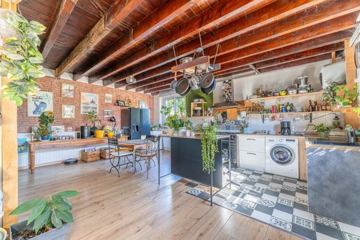 Maison 7 pièces 189 m² · à Saint-Didier-de-Formans · 189 m² · 395 000 €