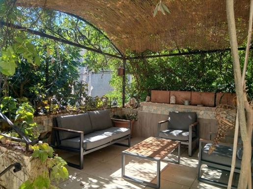Terrain 5 pièces 185 m² · à Saint-Quentin-la-Poterie · 185 m² · 328 000 €