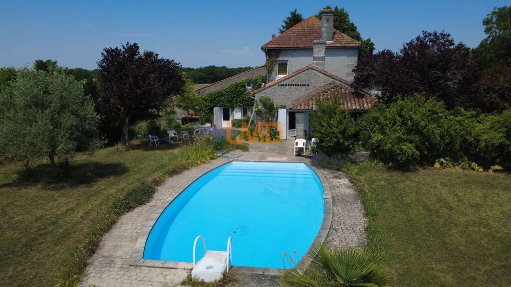Maison à vendre, 292m², Germignac