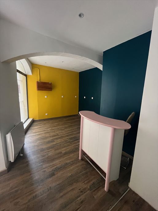 Local commercial 31 m² · à Nîmes · 31 m² · 54 000 €