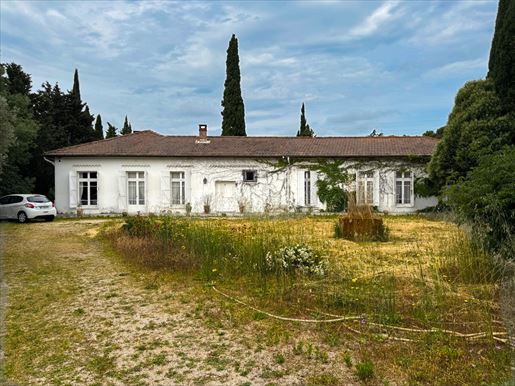 Maison 6 pièces 256 m² · à Nîmes · 256 m² · 449 000 €