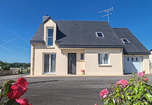 Maison 5 pièces 119 m² · à Retiers · 119 m² · 240 350 €