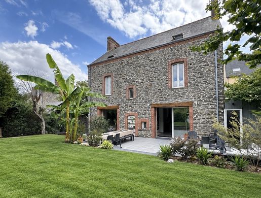 Maison 7 pièces 263 m² · à Janzé · 263 m² · 572 660 €