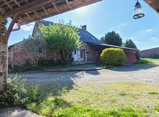 Maison 8 pièces 225 m² · à Retiers · 225 m² · 313 500 €