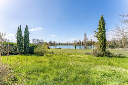 Maison 9 pièces 300 m² · à Trept · 300 m² · 1 470 000 €