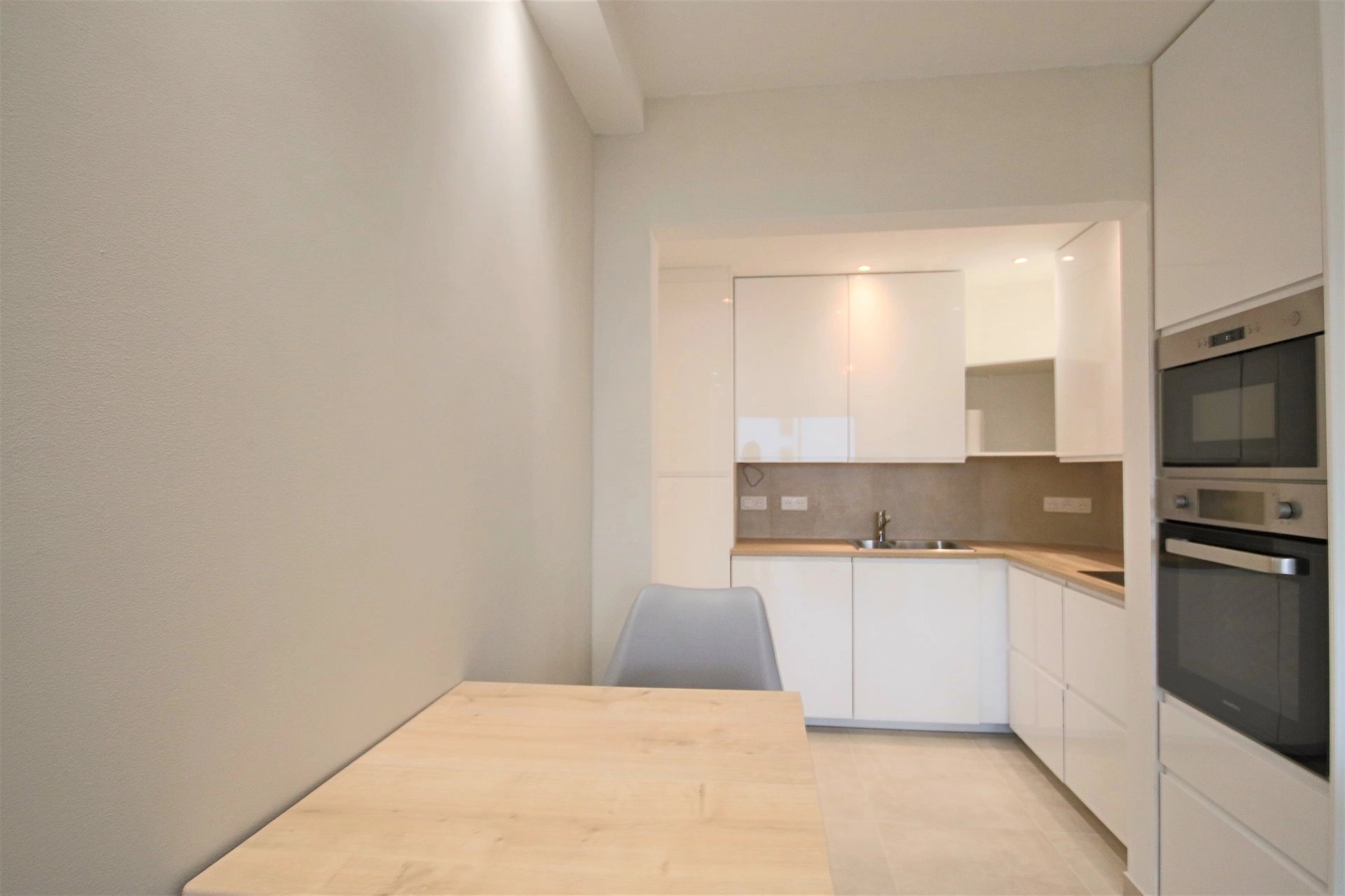 Appartement à louer, 64m², Antibes