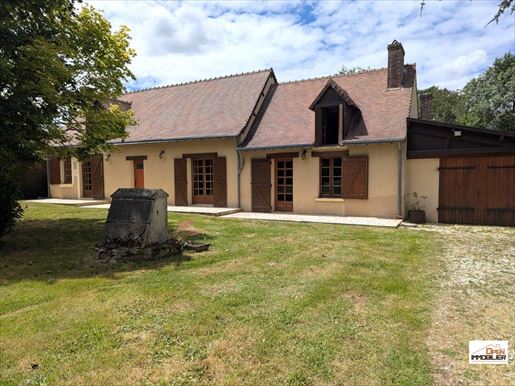 Maison 4 pièces 152 m² · à Saint-Denis-de-Jouhet · 152 m² · 148 000 €