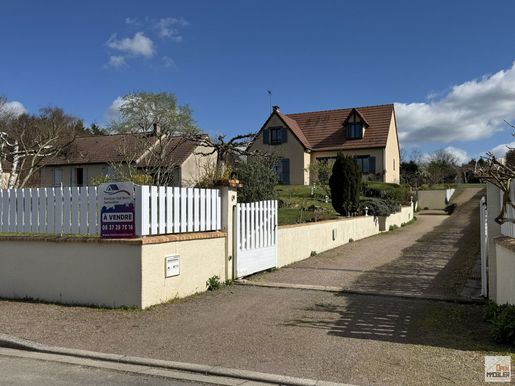 Maison 6 pièces 138 m² · à Châteaumeillant · 138 m² · 205 000 €