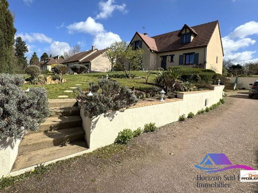Maison 6 pièces 138 m² · à Châteaumeillant · 138 m² · 205 000 €