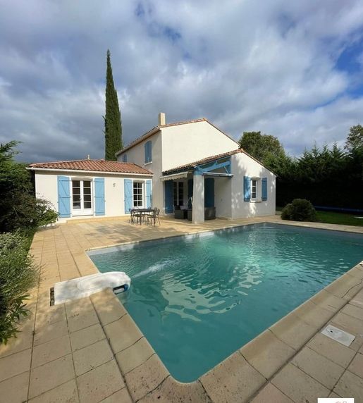 Maison 7 pièces 166 m² · à Niort · 166 m² · 342 200 €