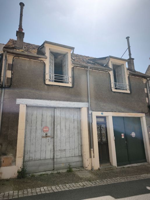 Maison 3 pièces 49 m² · à La Charité-sur-Loire · 49 m² · 33 000 €