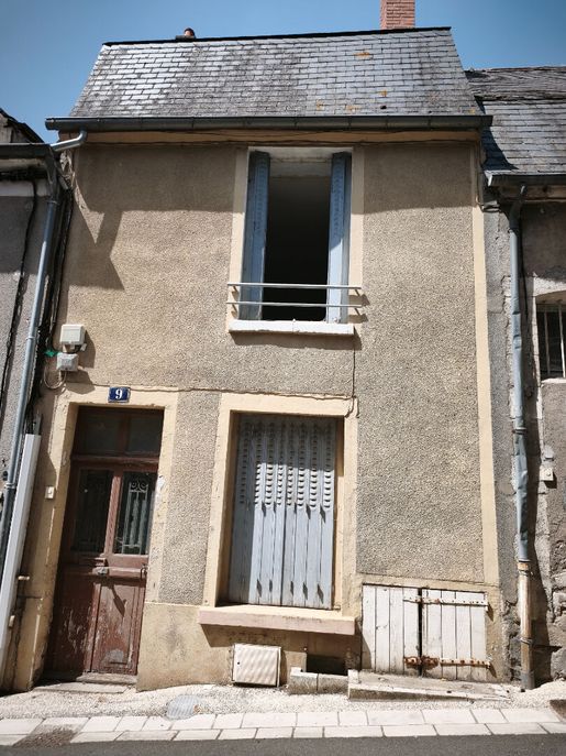 Maison 3 pièces 77 m² · à La Charité-sur-Loire · 77 m² · 30 000 €