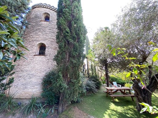 Maison 8 pièces 204 m² · à Beaucaire · 204 m² · 369 000 €