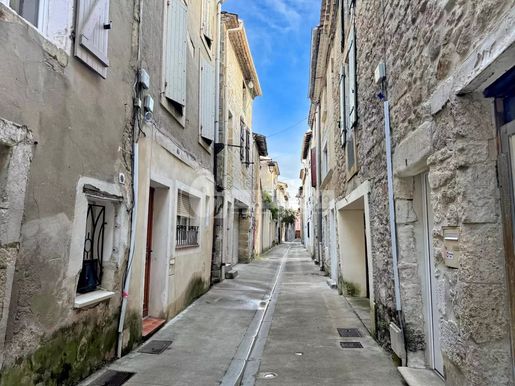 Immeuble 1 pièce 112 m² · à Montfrin · 112 m² · 139 000 €