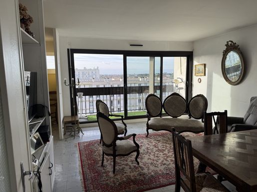 Appartement 5 pièces 97 m² · à La Rochelle · 97 m² · 210 000 €