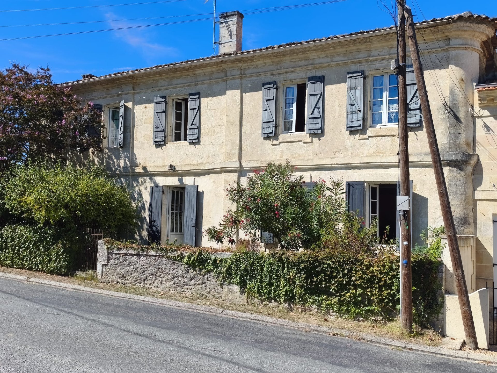 Maison 8 pièces 280 m² · à Berson · 280 m² · 219 000 €