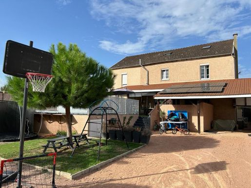 Maison 8 pièces 206 m² · à Saint-Yorre · 206 m² · 350 000 €