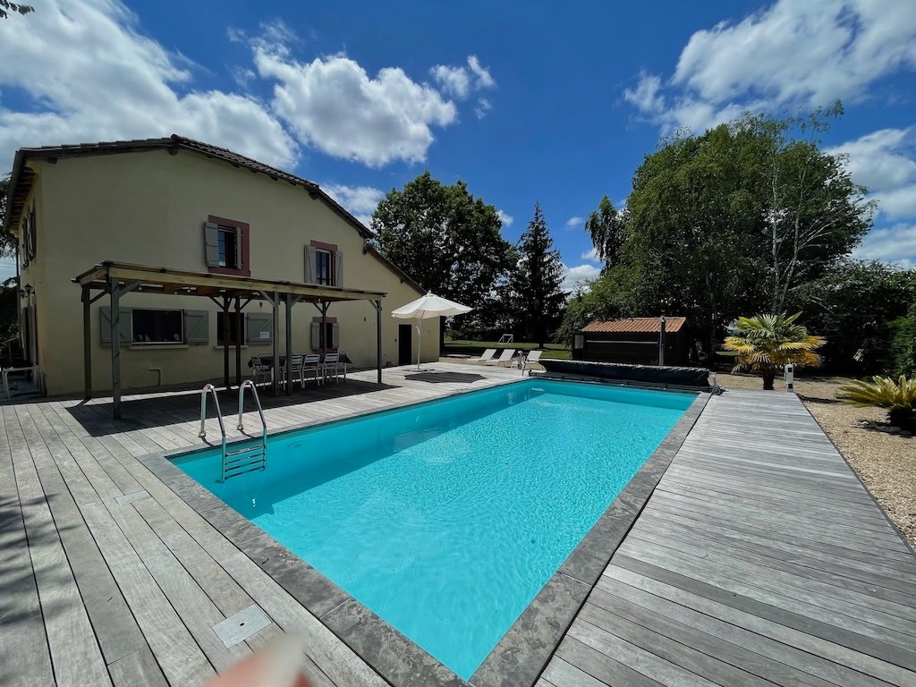 Maison 6 pièces 174 m² · à Cazaubon · 174 m² · 320 000 €