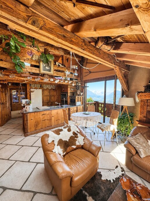 Maison 6 pièces 240 m² · à Marnaz · 240 m² · 639 000 €