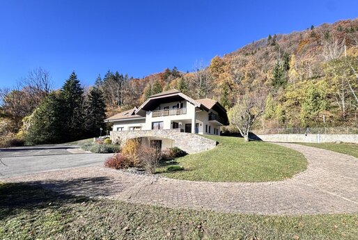 Maison 10 pièces 280 m² · à Châtillon-sur-Cluses · 280 m² · 884 000 €