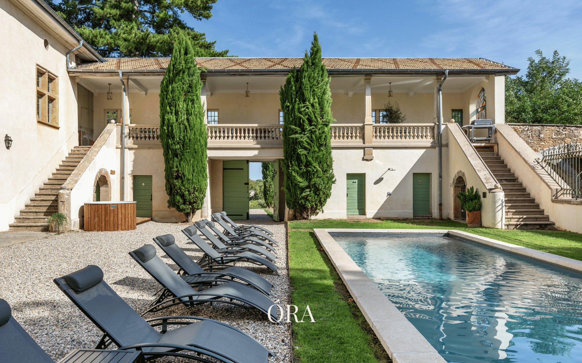 Maison 20 pièces 1058 m² · à Genay · 1 058 m² · 2 800 000 €