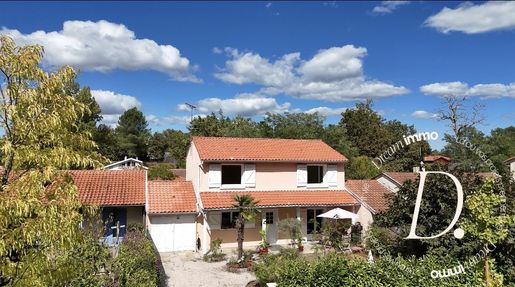 Maison 5 pièces 105 m² · à Lesperon · 105 m² · 245 000 €