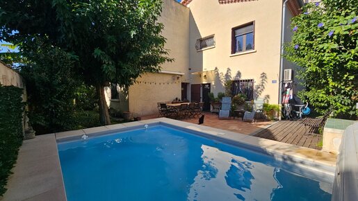 Maison 8 pièces 211 m² · à Nîmes · 211 m² · 420 000 €