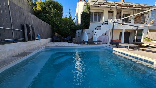 Maison 6 pièces 121 m² · à Nîmes · 121 m² · 325 000 €