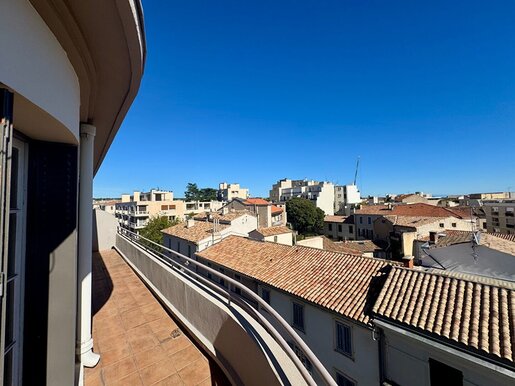 Appartement 6 pièces 111 m² · à Nîmes · 111 m² · 159 000 €