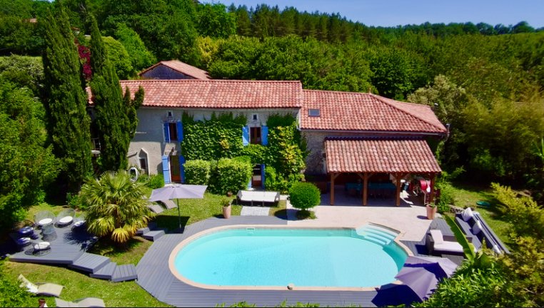 Maison 4 pièces 350 m² · à Nonac · 350 m² · 395 000 €