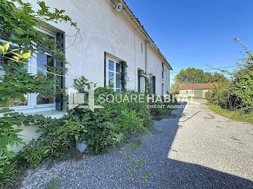 Maison 7 pièces 196 m² · à La Forêt-sur-Sèvre · 196 m² · 149 000 €