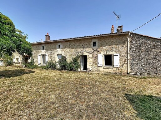Maison 5 pièces 109 m² · à Brie · 109 m² · 99 000 €