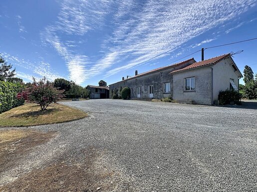 Maison 5 pièces 99 m² · à Moncoutant-sur-Sèvre · 99 m² · 124 000 €